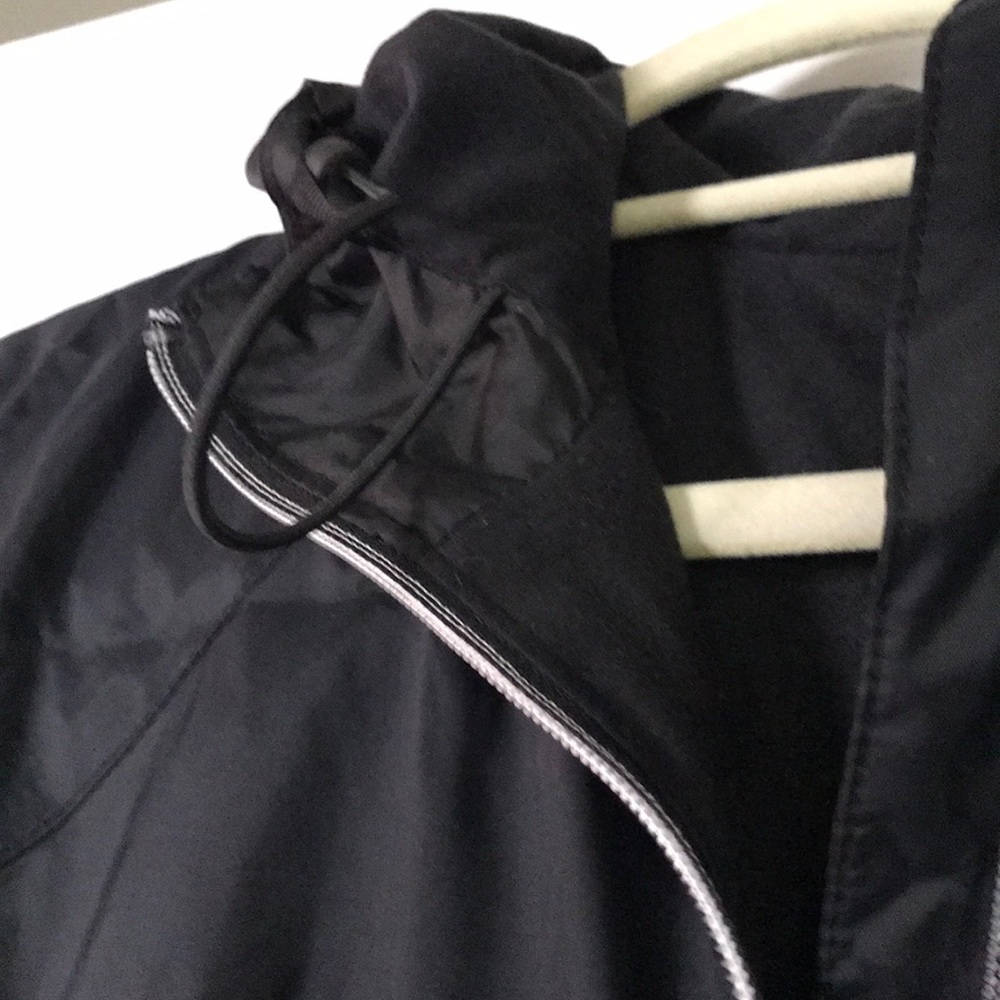 Colombia woman’s raincoat - Picture 5 of 7